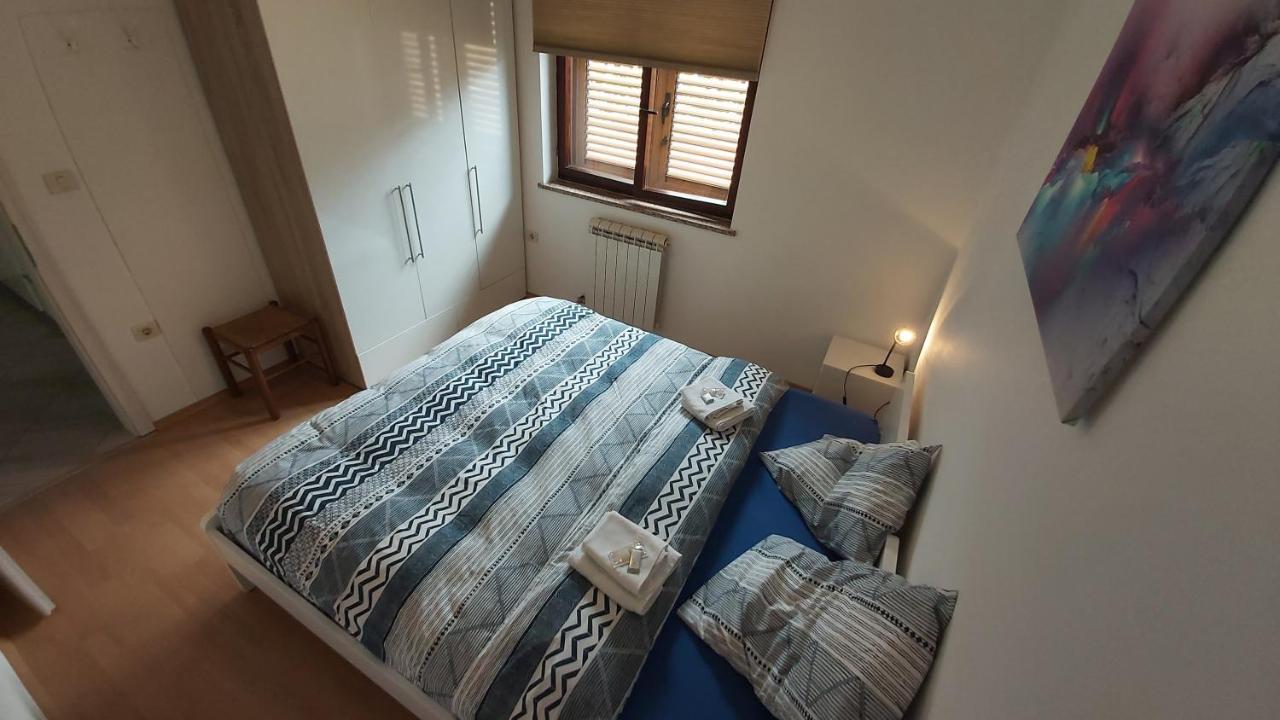 Apartmaji V Izoli Babic, Simonov Zaliv Izola Exterior foto