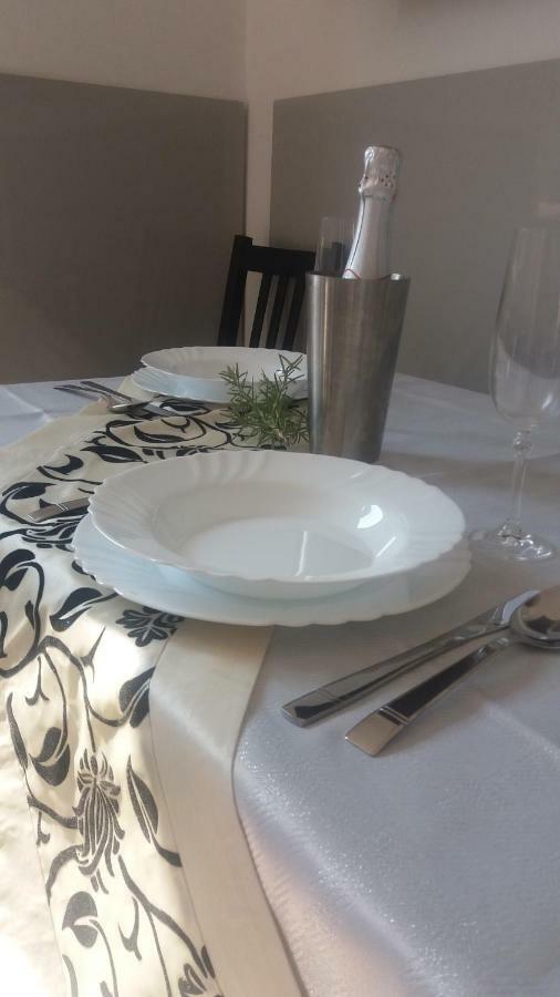 Apartmaji V Izoli Babic, Simonov Zaliv Izola Exterior foto